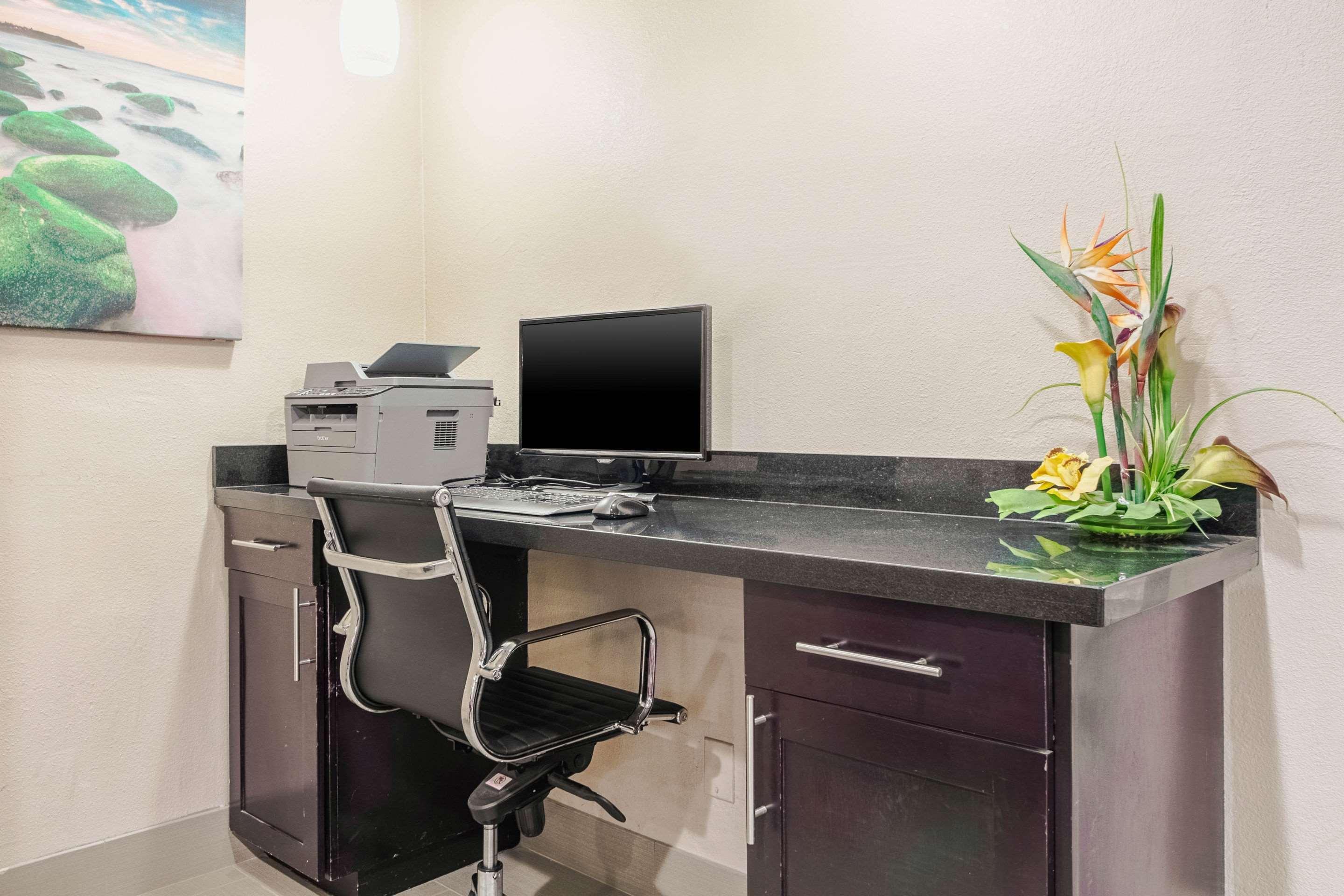 Comfort Inn Dallas Park Central Екстер'єр фото