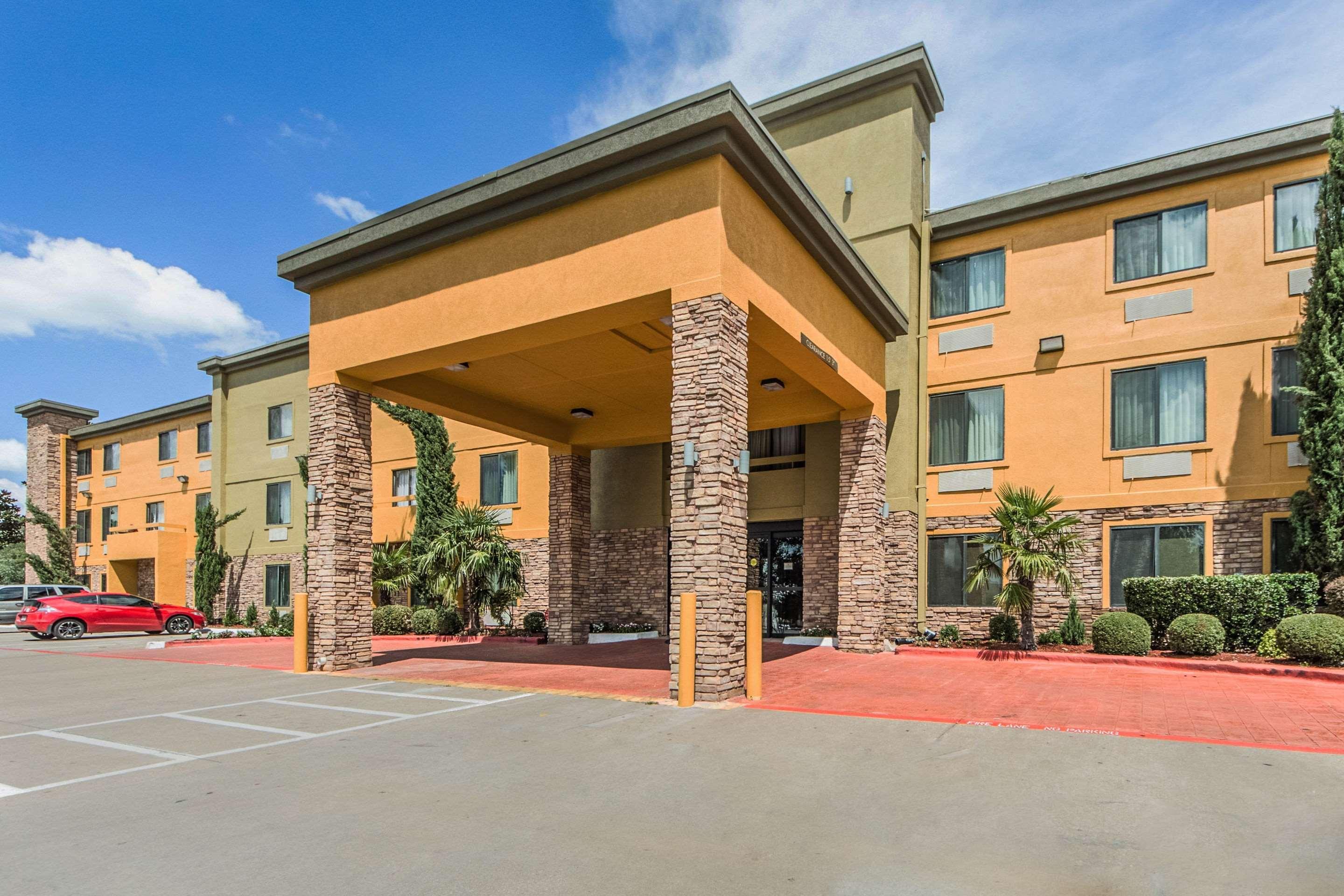 Comfort Inn Dallas Park Central Екстер'єр фото