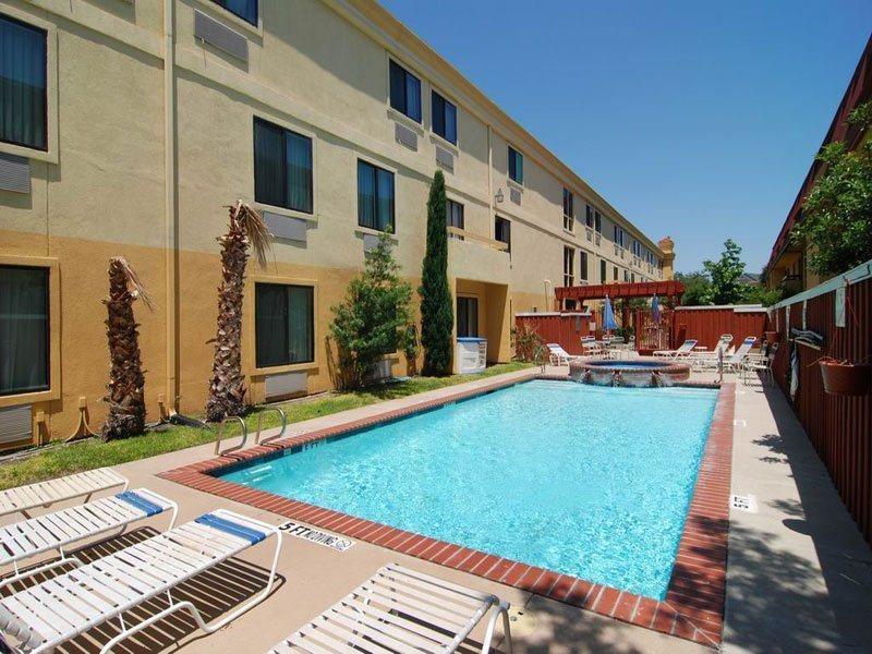 Comfort Inn Dallas Park Central Зручності фото