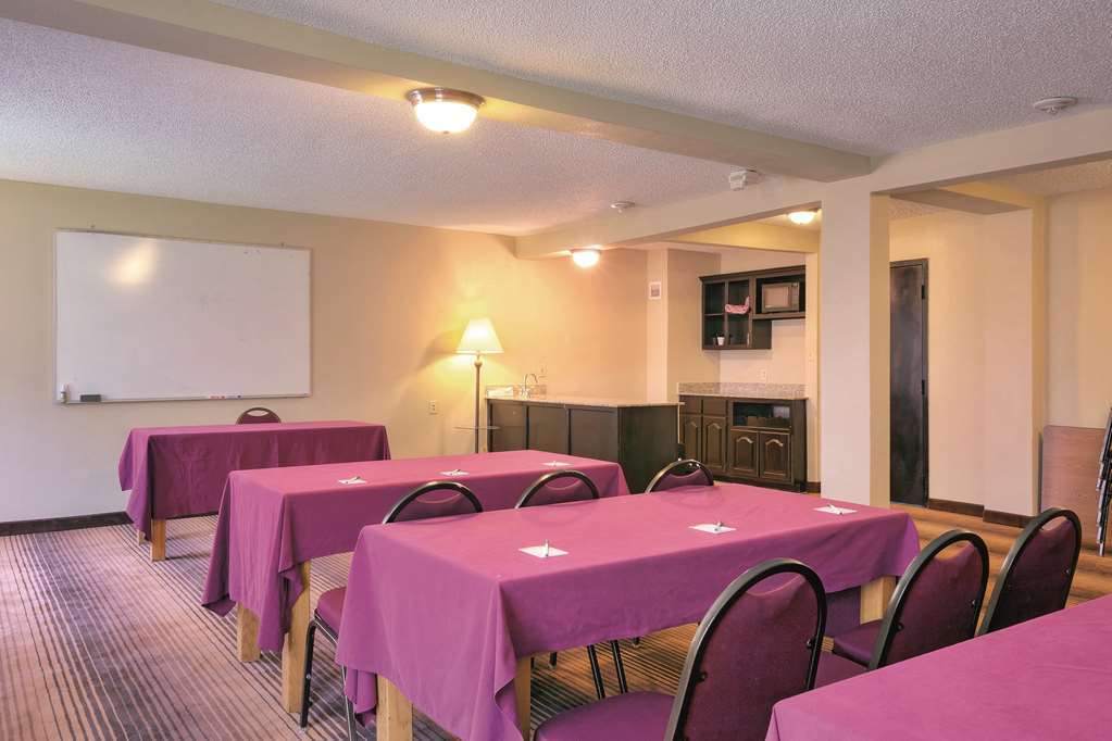 Comfort Inn Dallas Park Central Зручності фото