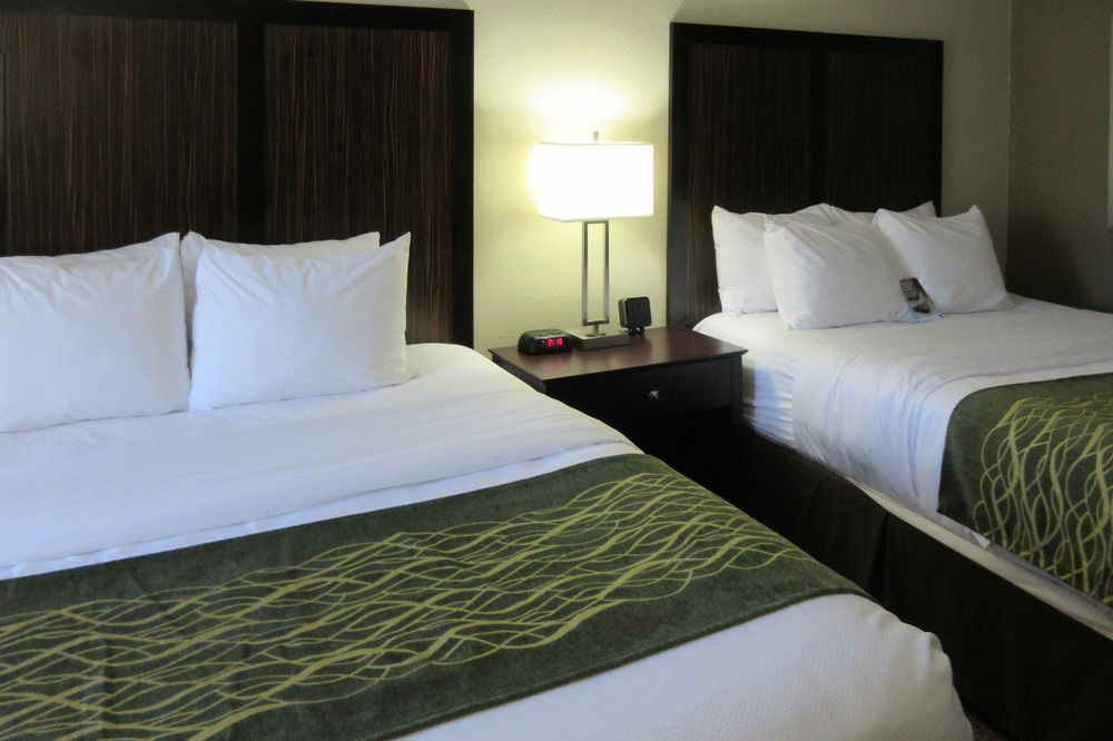 Comfort Inn Dallas Park Central Екстер'єр фото