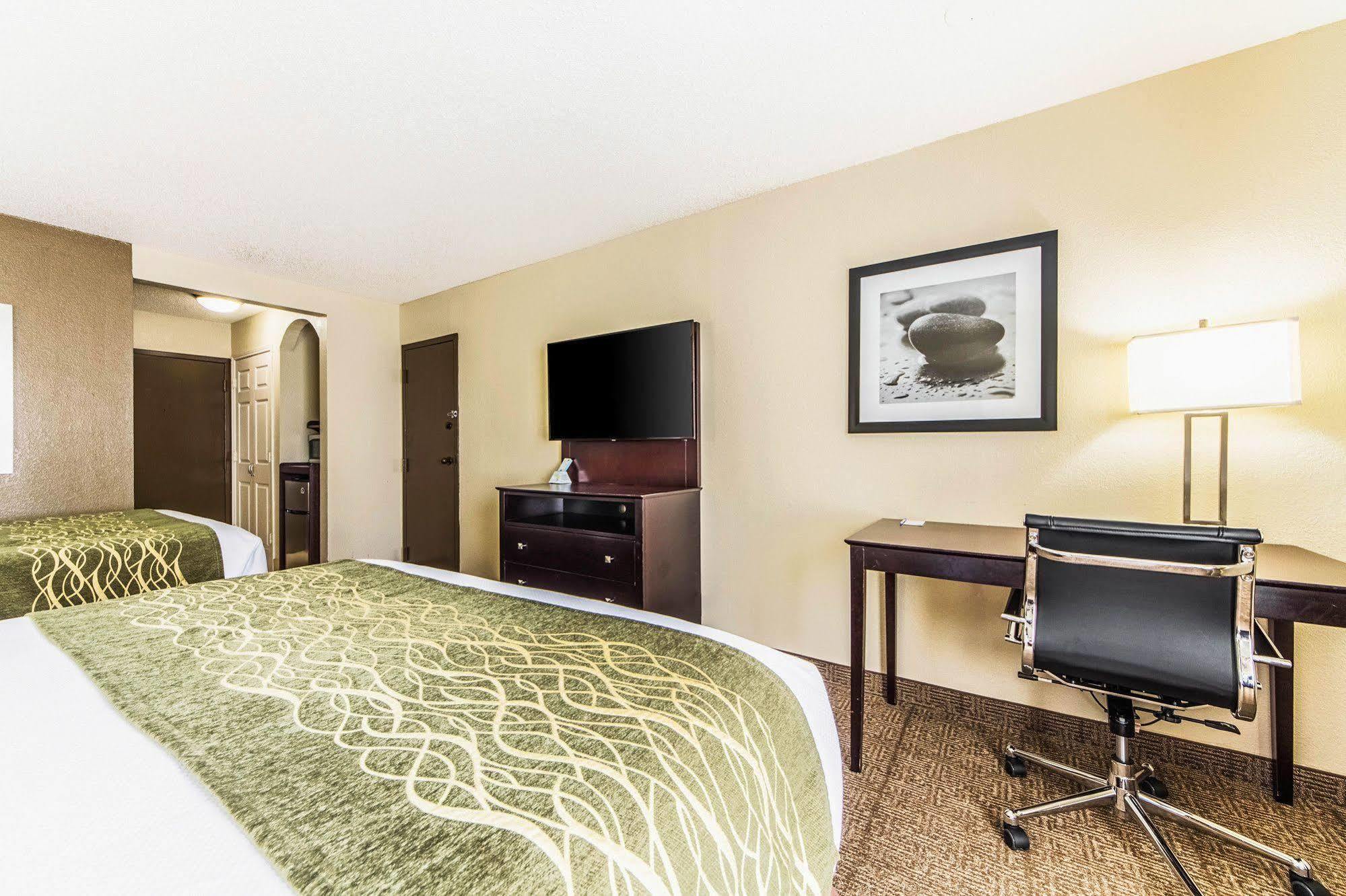 Comfort Inn Dallas Park Central Екстер'єр фото